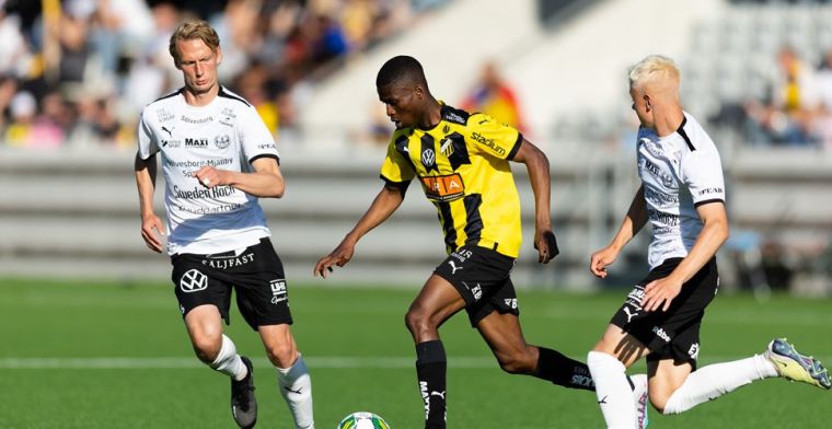 'Ajax strijdt met Overmars om Ivoriaanse middenvelder: Zweden willen 3 miljoen'