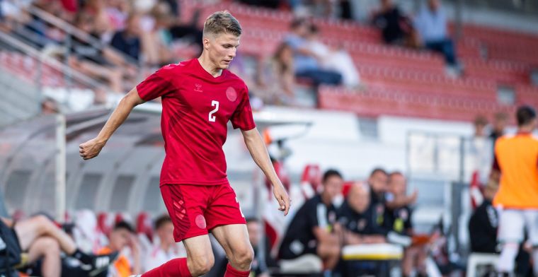 'Ajax is Deense rechtsback niet vergeten, maar moet eerst spelers verkopen'