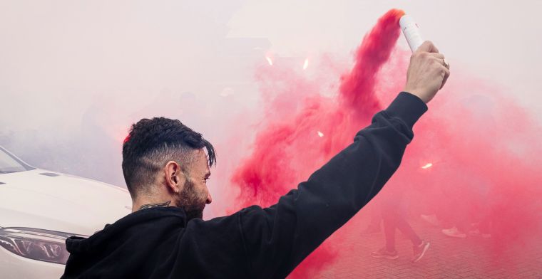 Tranen in Tilburg: Willem ll-fans zoeken vertrekkende clubheld Llonch thuis op