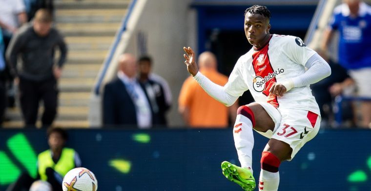 'PSV rondt bliksemtransfer af en huurt Bella-Kotchap van Southampton'