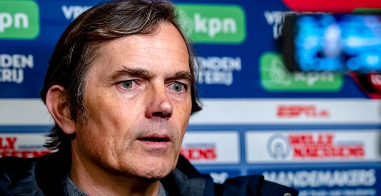 Doek valt voor Cocu, trainer dient ontslag in bij in crisis verkerend Vitesse
