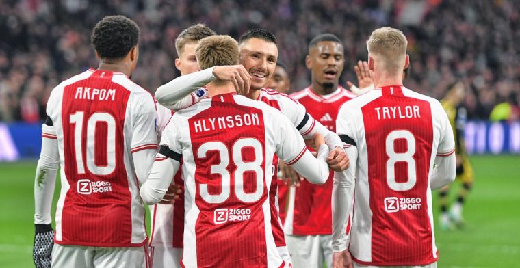 Ajax walst over Vitesse heen, scoort vijf keer en meldt zich in linkerrijtje