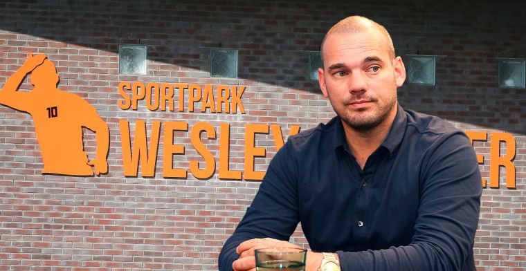 Sneijder geniet van amateurvoetbal bij DHSC: 'Zo de kantine in en biertje drinken'