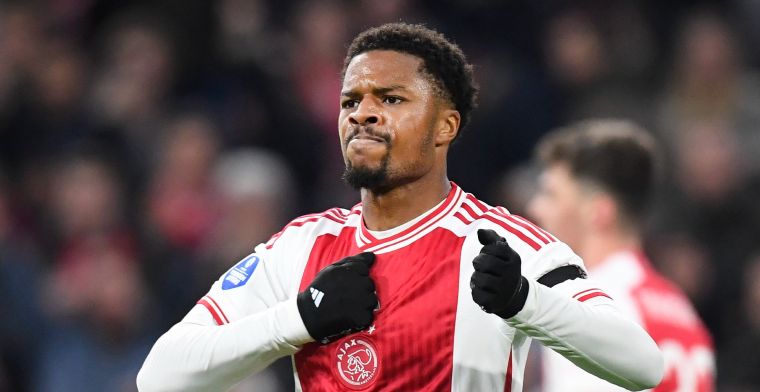 'Volop interesse in Akpom: Ajax krijgt te maken met zes Premier League-clubs'