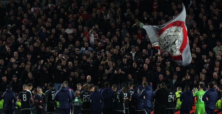 Ajax-fans opgesloten in 'mensonterende' cel in Marseille: 'Er liepen ratten'