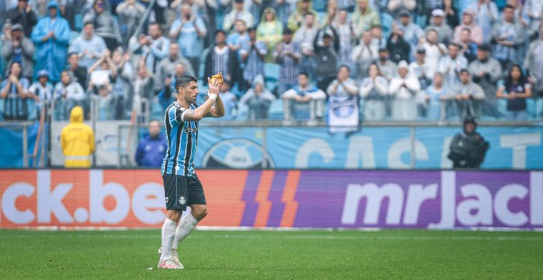 Emotionele Suárez zegt Grêmio vaarwel: 'Voetballen met m'n zoon lukt niet meer'
