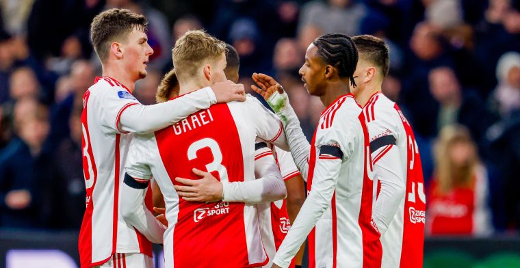 Ajax boekt onder toeziend oog van Henderson ruime zege en nadert AZ en Twente