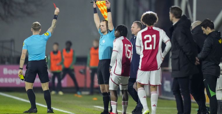 Dordrecht-coach pislink: 'Hij heeft één ding goed gedaan en dat is mij rood geven'