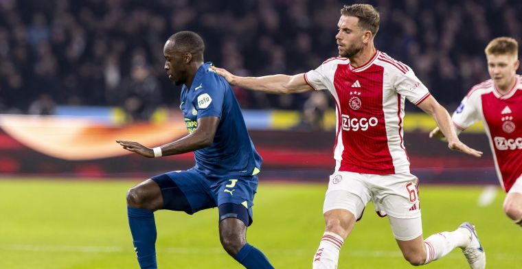 Perez kritisch op 'lakse' PSV'er: 'Zó ongelooflijk zwak van een verdediger'