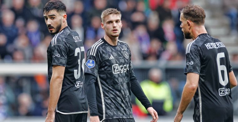 Ajax-speler krijgt volle laag: 'Die kan er helemaal niets van, is hij bijziend?'