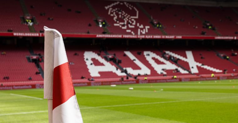 Chaos na Ajax - FC Utrecht: ME gebruikt paarden om dreigende situatie te sussen