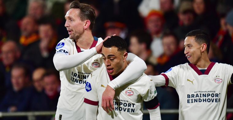 PSV dankt Dest voor prachtgoal en wint moeizaam bij Go Ahead