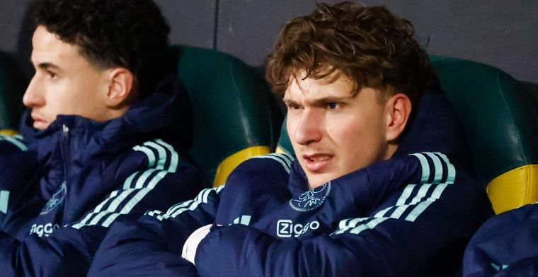 Ontbrekende speler in Ajax-selectie doet stof opwaaien: 'Wat doen ze daar?'