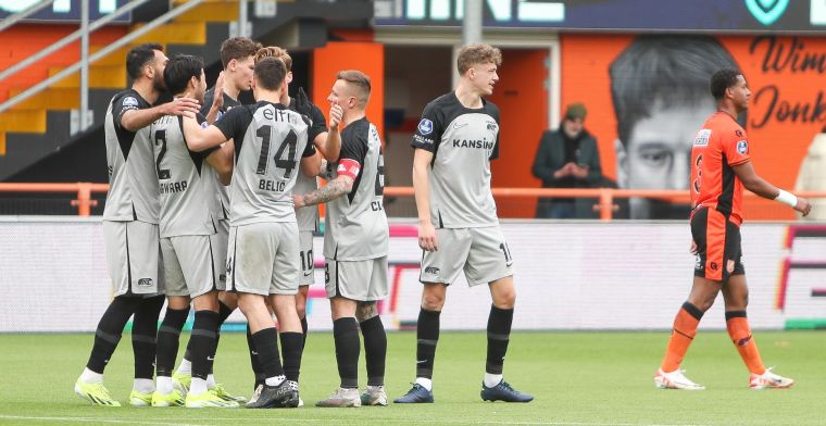 AZ laat weinig heel van kansloos en richting degradatie koersend FC Volendam 