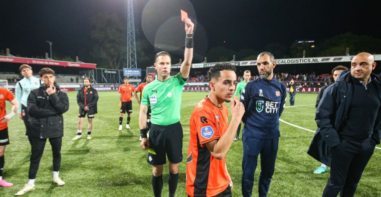 Triest: Volendam-boosdoener Karim na rode kaart bedreigd en racistisch bejegend