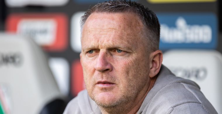 'Vitesse luistert naar oproep oud-trainer en doet aanbieding voor volgend seizoen'