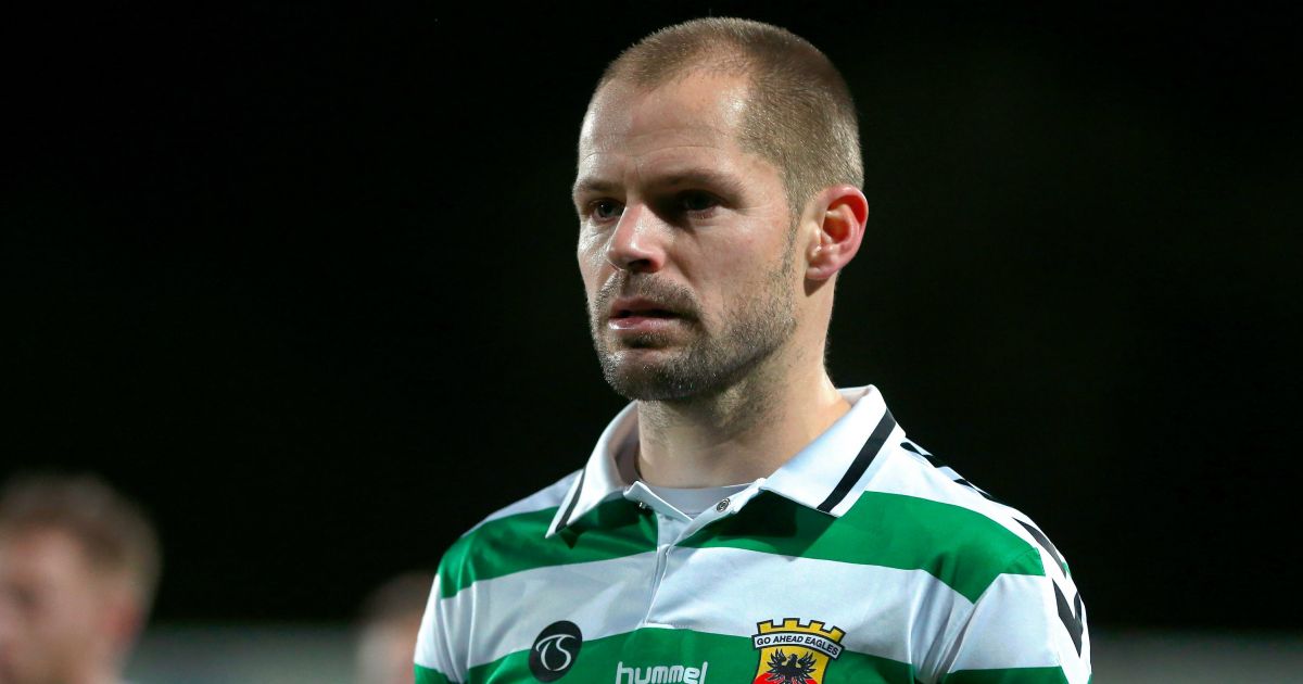 PSV'ers halen bloed onder nagels vandaan PSV'ers halen bloed onder nagels vandaan