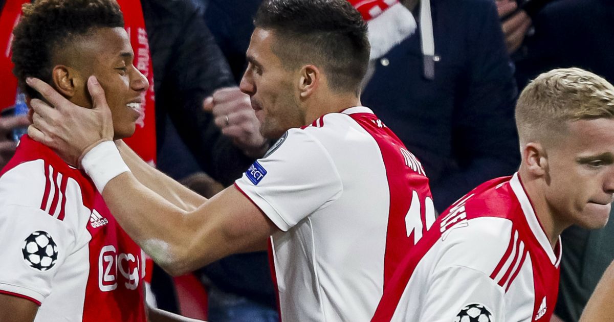 L'Equipe Paris SaintGermain heeft twee uitblinkers van Ajax op de korrel Voetbalprimeur