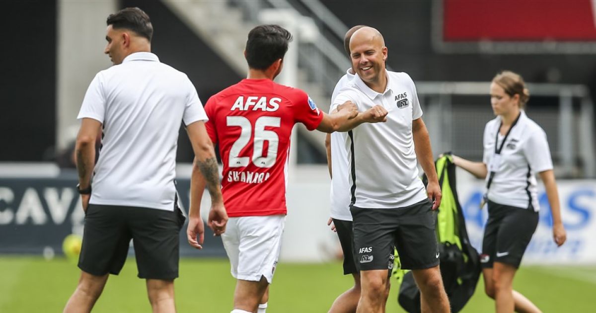 AZ opvallend vroeg in actie tegen Viktoria Plzen in voorronde Champions League Voetbalprimeur AZ opvallend vroeg in actie tegen Viktoria Plzen in voorronde Champions League Voetbalprimeur