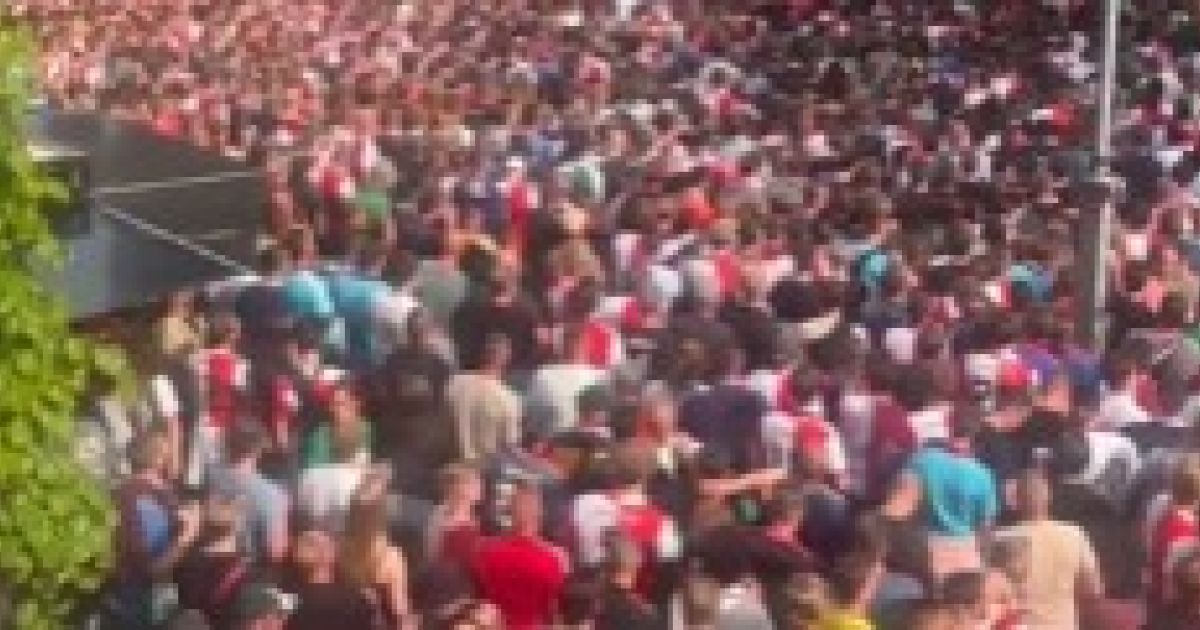 Feest Op Stadhuisplein Feyenoord Fans Gaan Los Na Goals Idrissi En Gimenez Voetbalprimeur