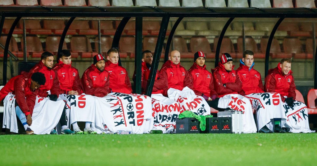 Helmond Sport-fans Zeiknat Op De Toekomst: 'Jong Ajax Een Schande Voor ...